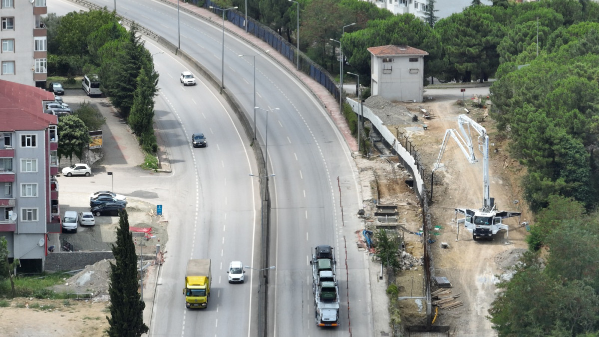 Sezai Karakoç üst geçidinde yoğun tempo